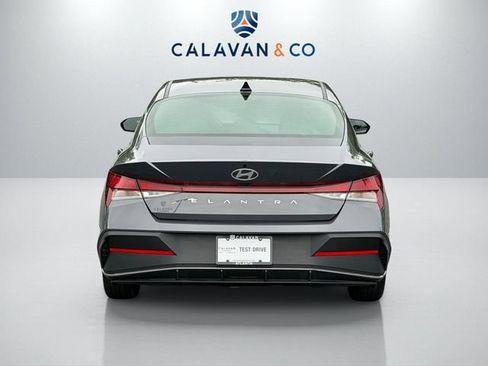 Used 2025 Hyundai Elantra SE w/ Cargo Package FWD image 6