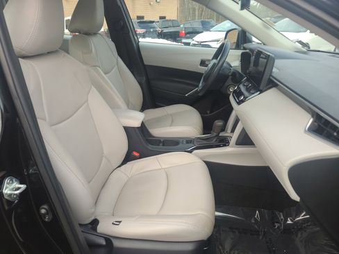 Used 2023 Toyota Corolla Cross L image 18