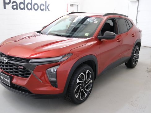 Used 2024 Chevrolet Trax RS w/ Driver Confidence Package image 3