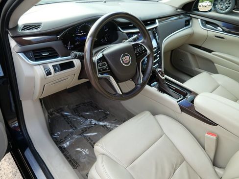 Used 2015 Cadillac XTS Luxury AWD/4WD image 3