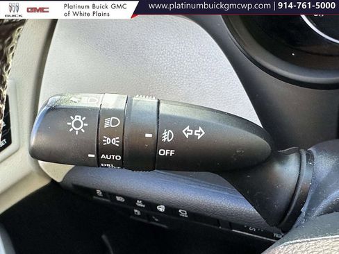 Used 2022 Toyota Sienna Platinum image 39