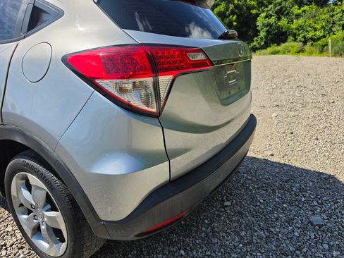 Used 2019 Honda HR-V LX image 11