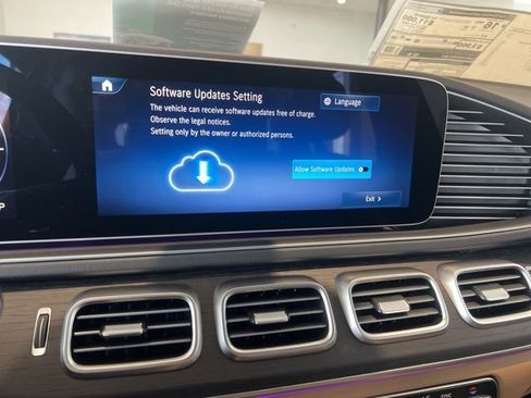 New 2026 Mercedes-Benz GLS 580 4MATIC image 11