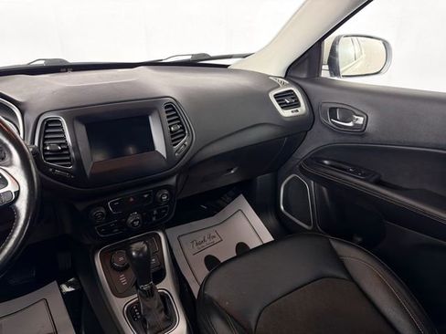 Used 2020 Jeep Compass Latitude w/ Cold Weather Group AWD/4WD image 22