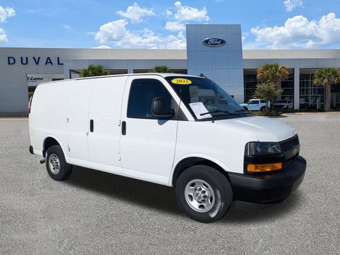 Used 2023 Chevrolet Express 2500 WORK VAN w/ Driver Convenience Package image 2