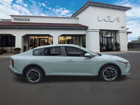 New 2026 Kia K4 LXS image 9