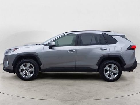 Used 2019 Toyota RAV4 XLE AWD/4WD image 8