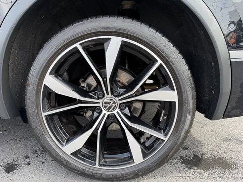 Used 2024 Volkswagen Tiguan SEL R-Line image 25