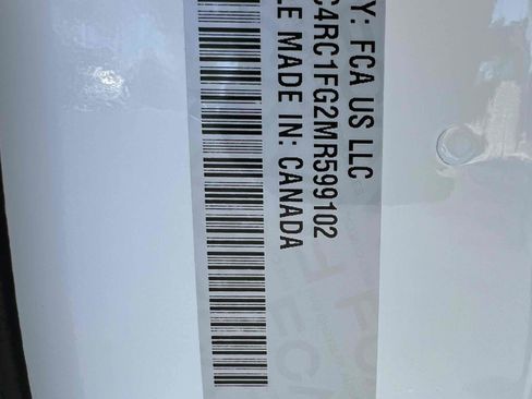 Used 2021 Chrysler Pacifica Touring w/ S Appearance Package image 13