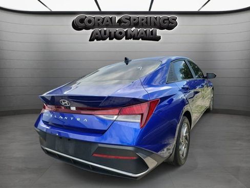 Used 2024 Hyundai Elantra SEL FWD image 2
