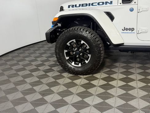 Used 2024 Jeep Wrangler Unlimited Rubicon 4xe AWD/4WD image 12