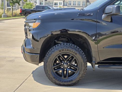 Certified 2024 Chevrolet Silverado 1500 Custom Trail Boss w/ LPO, Dark Essentials Package AWD/4WD image 10