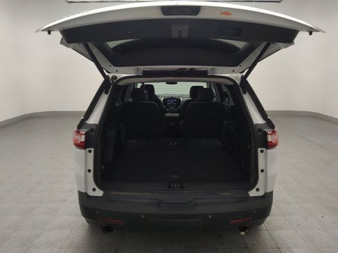 Used 2021 Chevrolet Traverse LT FWD image 29