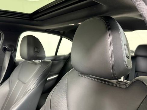 Used 2025 BMW 330i xDrive Sedan w/ Convenience Package image 11