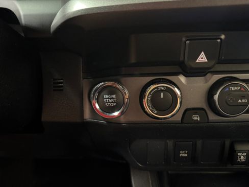 Certified 2023 Toyota Tacoma TRD Off-Road AWD/4WD image 30