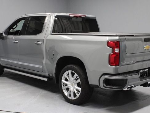 Used 2025 Chevrolet Silverado 1500 High Country w/ High Country Premium Package AWD/4WD image 9