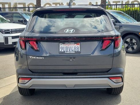 Certified 2025 Hyundai Tucson SE FWD image 32