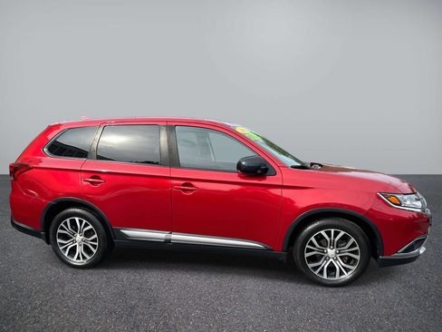 Used 2018 Mitsubishi Outlander ES image 5