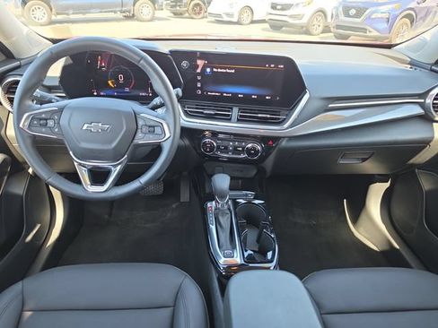 Used 2024 Chevrolet Trax ACTIV w/ Driver Confidence Package FWD image 8