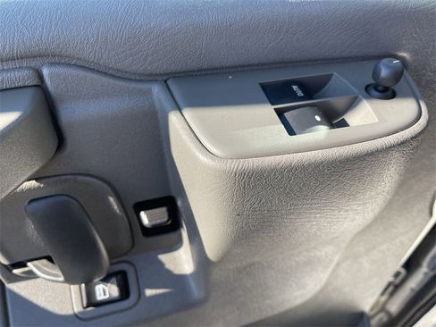 Used 2019 GMC Savana 2500 w/ Driver Convenience Package image 7