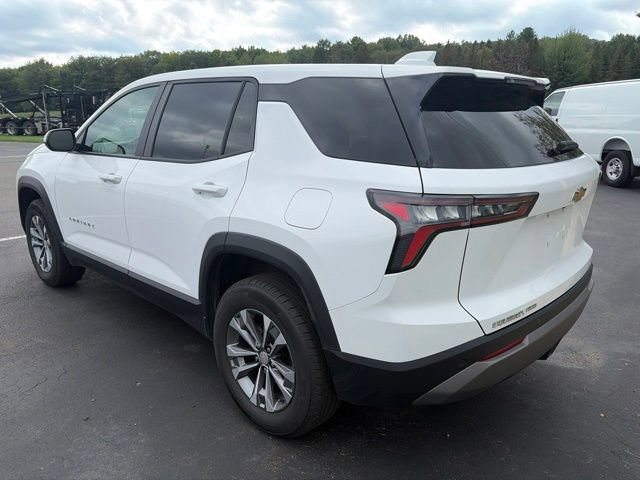 Used 2025 Chevrolet Equinox LT AWD/4WD image 2