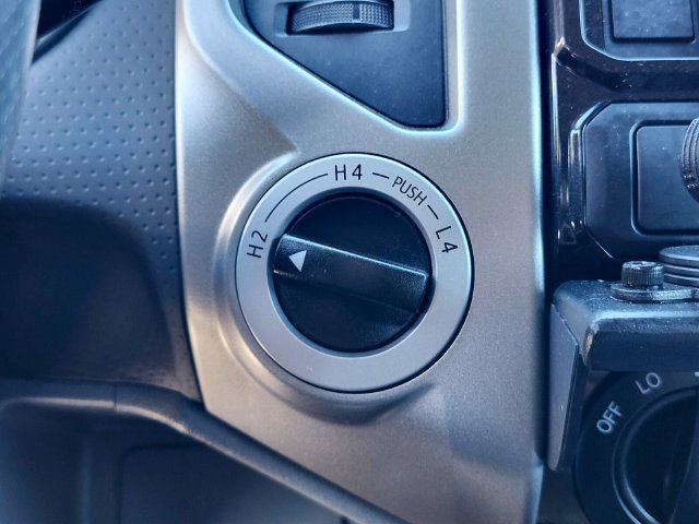 Used 2015 Toyota Tacoma 4x4 Double Cab w/ TRD Sport Package image 24