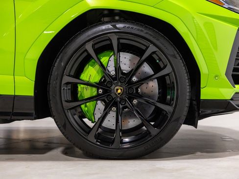 Used 2022 Lamborghini Urus image 23