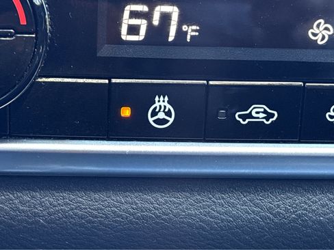 Used 2023 Nissan Rogue SV w/ SV Premium B Package image 35