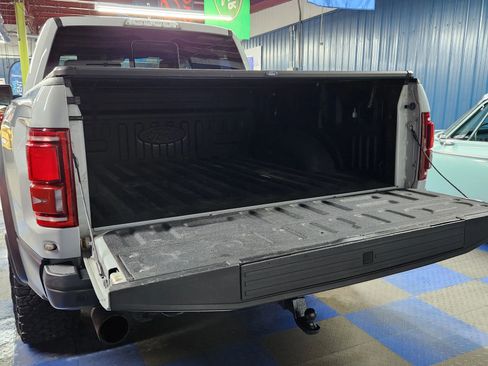Used 2017 Ford F150 Raptor w/ Equipment Group 802A Luxury image 87