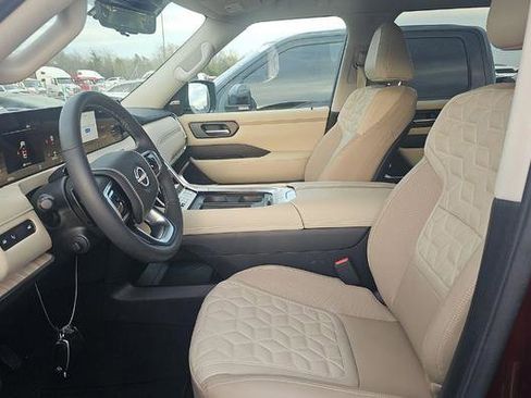 Used 2025 Nissan Armada Platinum Reserve image 6