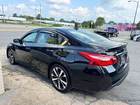 Used 2016 Nissan Altima 2.5 SR FWD image 5