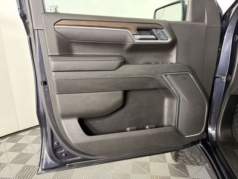 Certified 2025 GMC Sierra 1500 SLT image 15