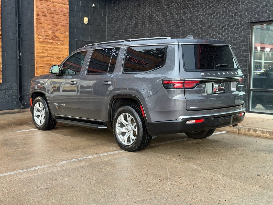 Used 2022 Jeep Wagoneer Series II AWD/4WD image 14