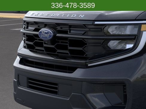 New 2025 Ford Expedition Active AWD/4WD image 17