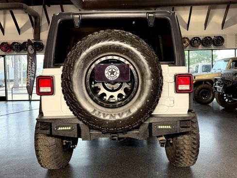 Used 2020 Jeep Wrangler Unlimited Sport S image 11