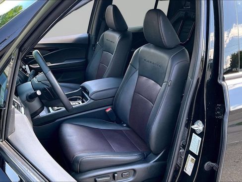 Used 2025 Honda Ridgeline Black Edition image 17