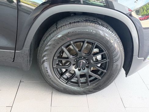 Used 2022 Chevrolet Trax LS w/ Tint and Cruise Package FWD image 18