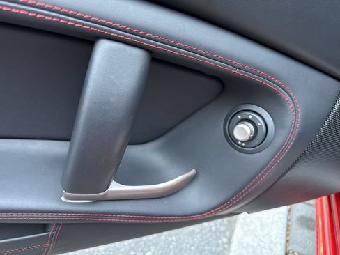 Used 2010 Ferrari California RWD image 13