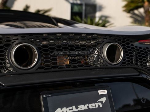 New 2026 McLaren Artura image 32
