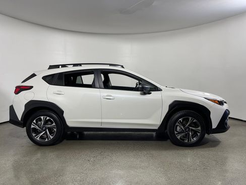 Used 2025 Subaru Crosstrek 2.0i Premium image 2