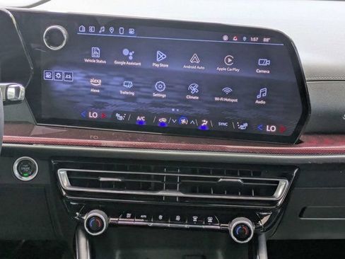 Used 2024 Chevrolet Traverse Z71 AWD/4WD image 20