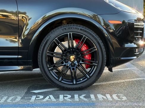 Used 2016 Porsche Cayenne GTS AWD/4WD image 32