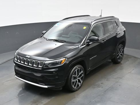Used 2025 Jeep Compass Limited w/ Elite Group image 33