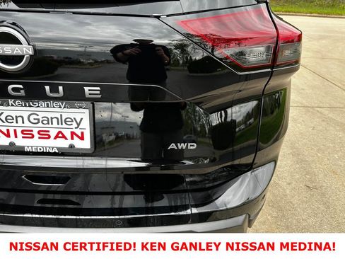 Certified 2026 Nissan Rogue SV AWD/4WD image 16