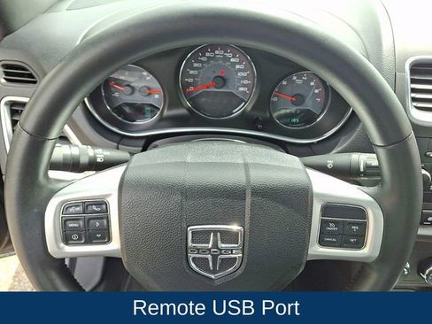 Used 2013 Dodge Avenger SXT w/ Cold Weather Group FWD image 4