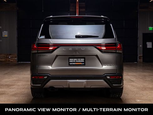 Used 2024 Lexus LX 600 4WD w/ Luxury Package image 8