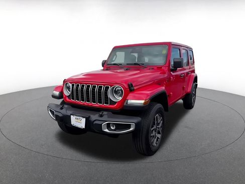 Used 2025 Jeep Wrangler Unlimited Sahara AWD/4WD image 7