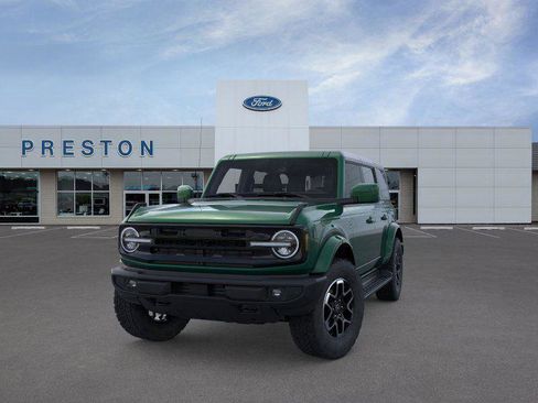 New 2025 Ford Bronco Outer Banks image 2