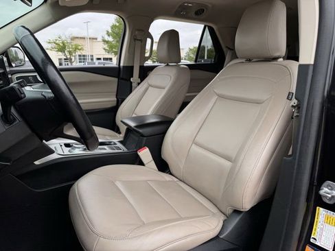 Used 2022 Ford Explorer XLT w/ Equipment Group 202A image 28