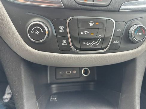 Used 2024 Chevrolet Equinox LS FWD image 20